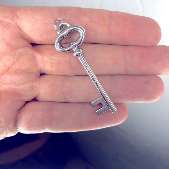 Tiffany & Co. Jewelry - Tiffany & Co. Vintage Oval Key Pendant